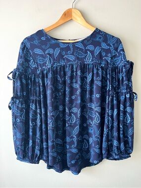 Ann Taylor LOFT Navy and Light Blue Printed Peasant Tunic Blouse Size Medium